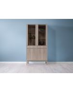 Klim vitrineskab i egetræ.